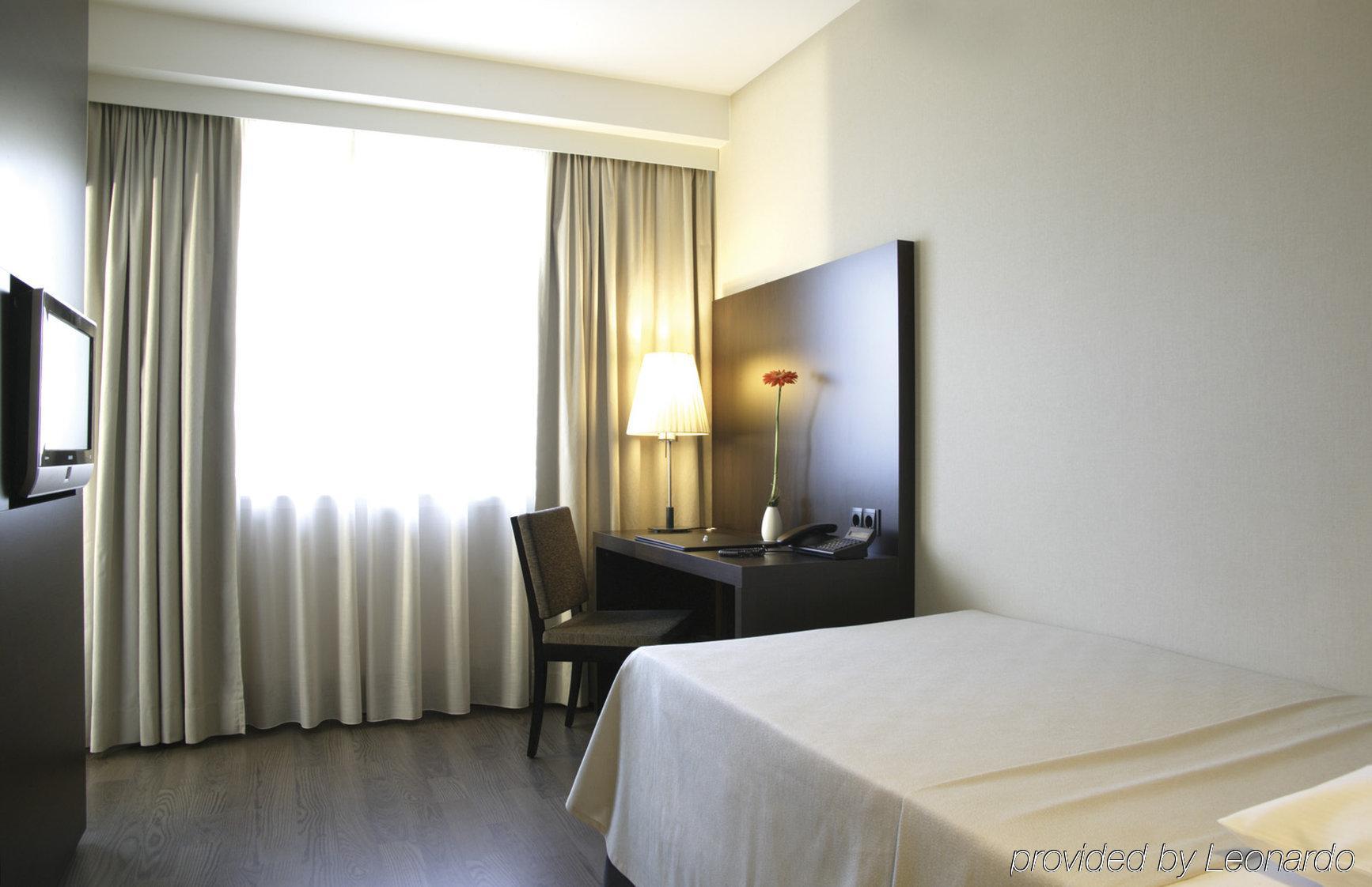 NH Düsseldorf Königsallee Zimmer foto